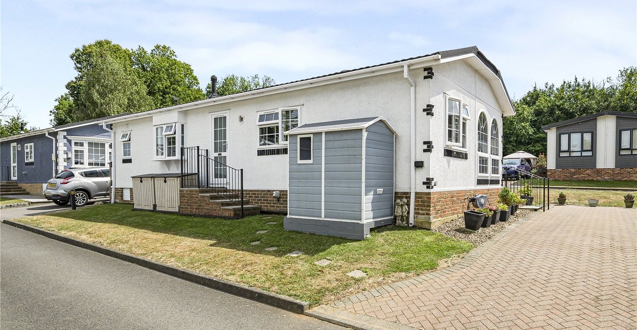 2 bedroom property for sale in Wrotham | Robinson Jackson