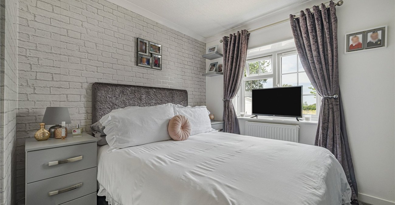 2 bedroom property for sale in Wrotham | Robinson Jackson
