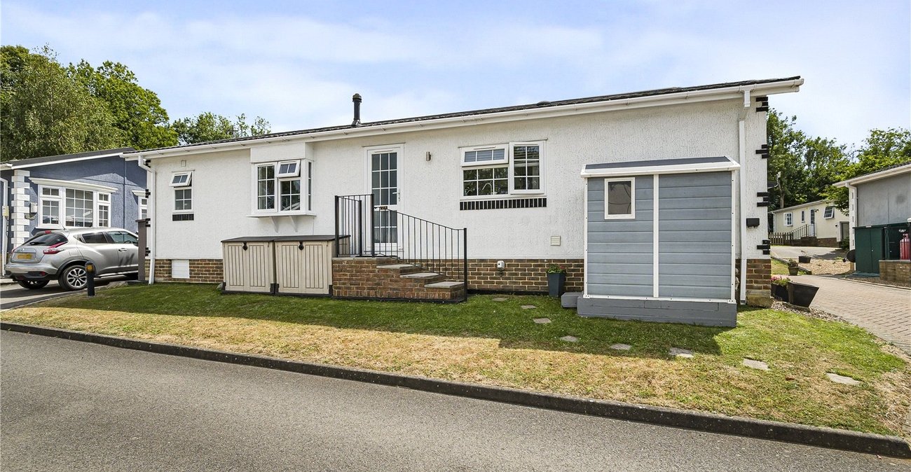 2 bedroom property for sale in Wrotham | Robinson Jackson