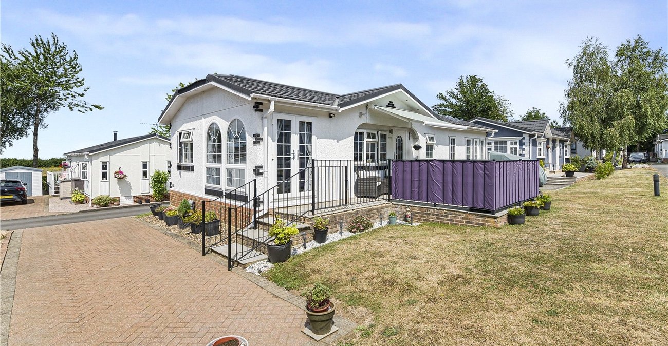 2 bedroom property for sale in Wrotham | Robinson Jackson