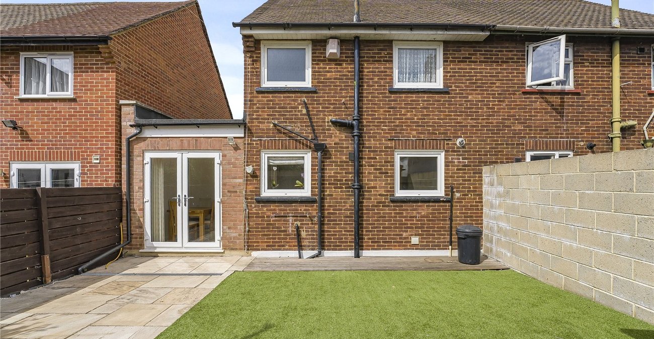 2 bedroom house for sale in Dartford | Robinson Jackson