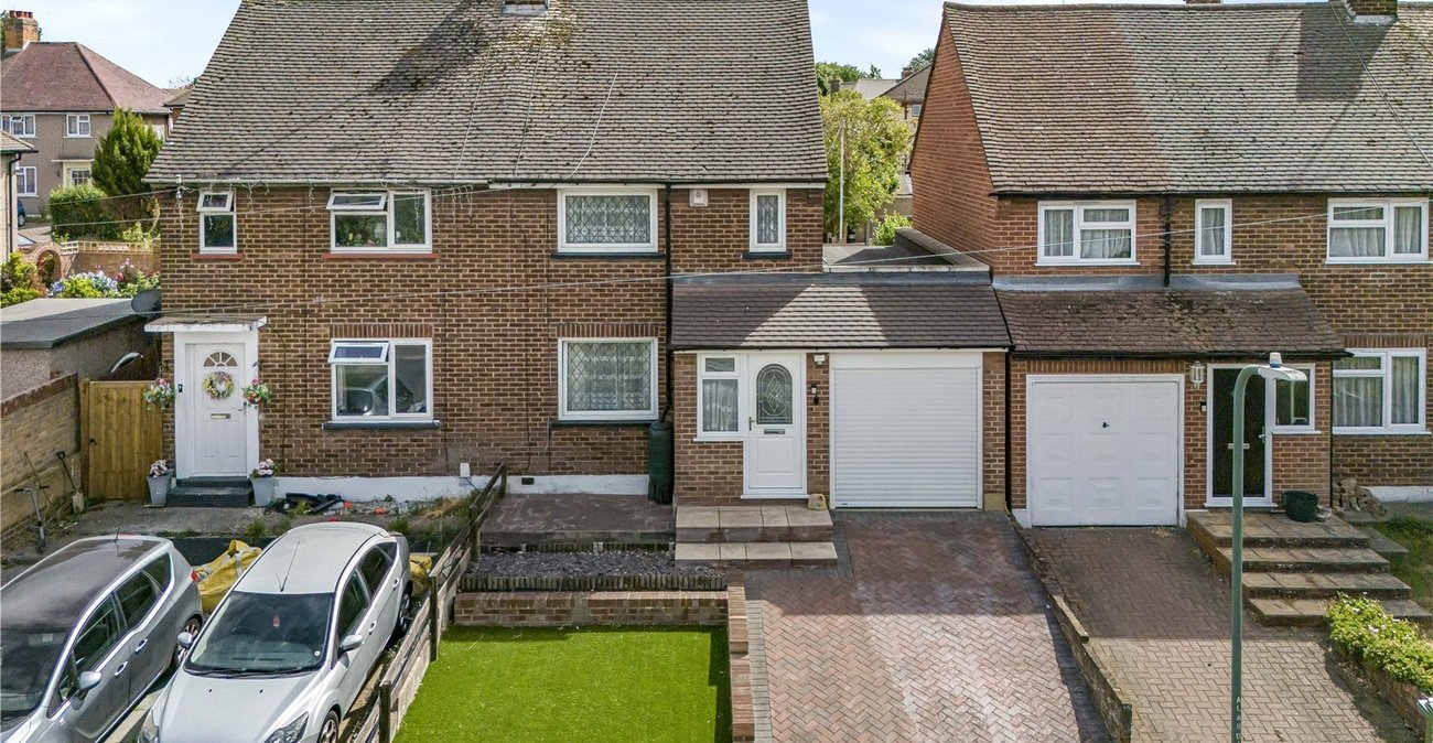 2 bedroom house for sale in Dartford | Robinson Jackson