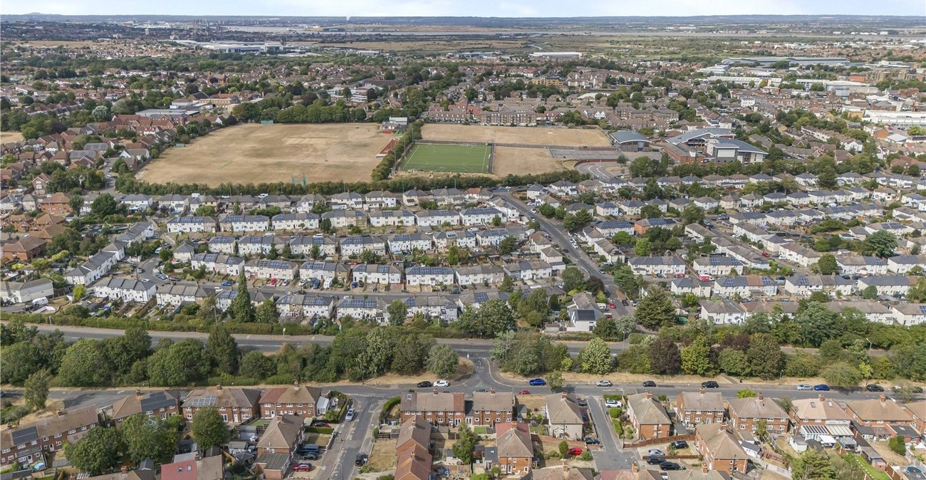 2 bedroom house for sale in Dartford | Robinson Jackson