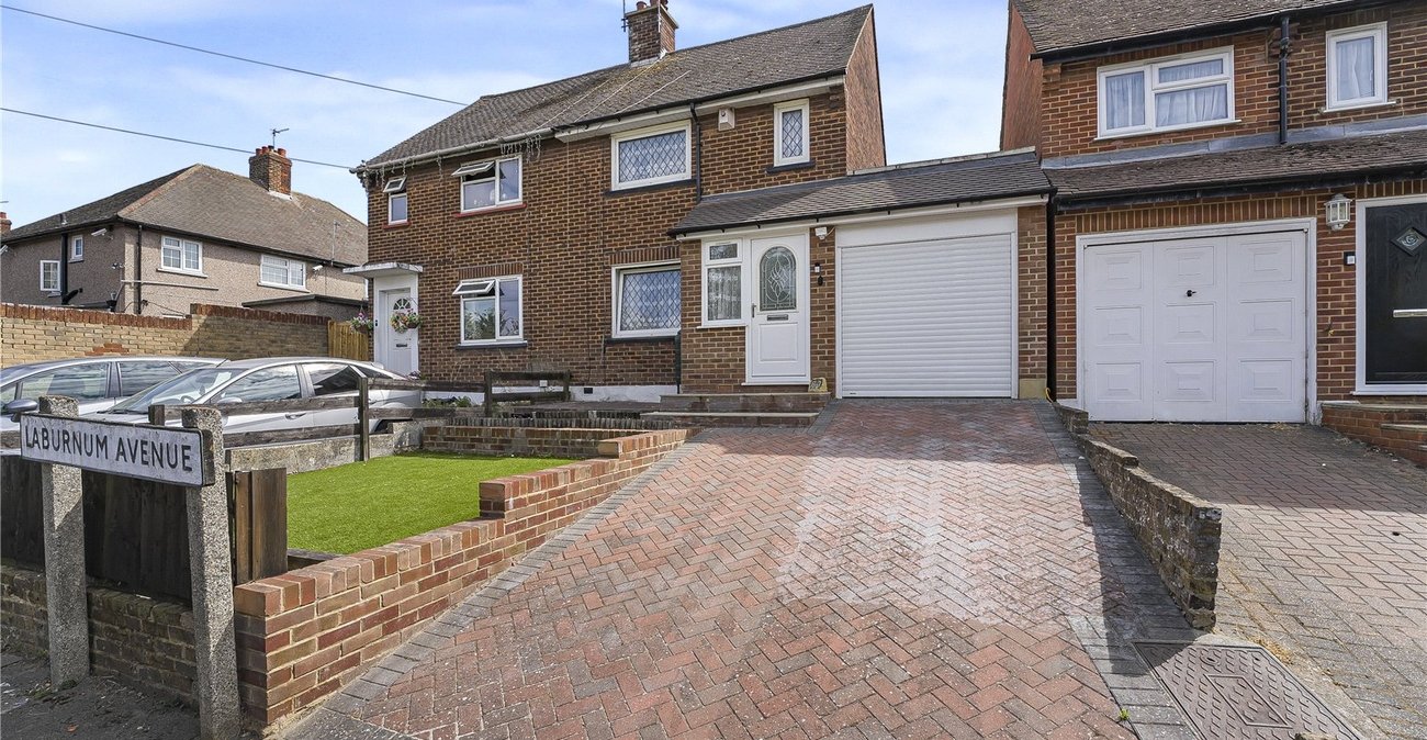 2 bedroom house for sale in Dartford | Robinson Jackson
