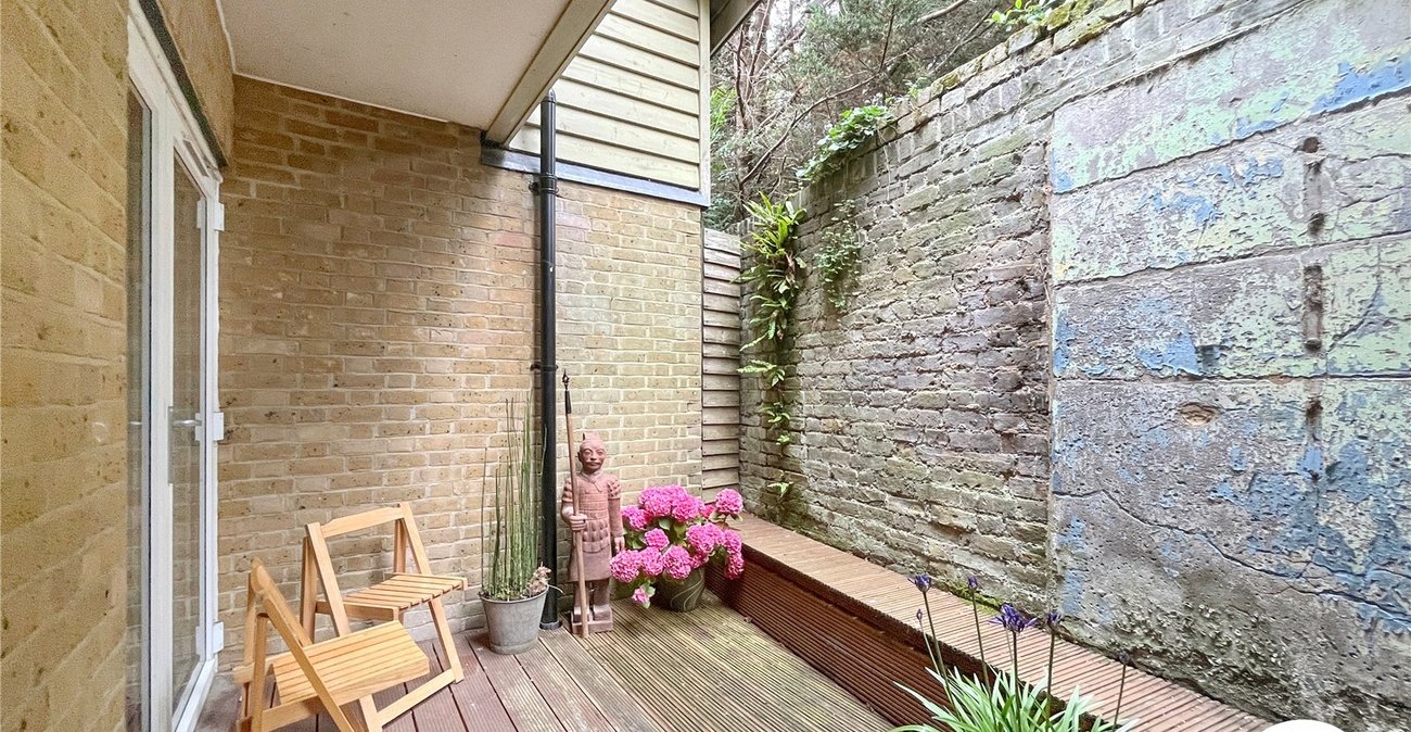 1 bedroom property for sale in London Road, Teynham | Robinson Michael & Jackson