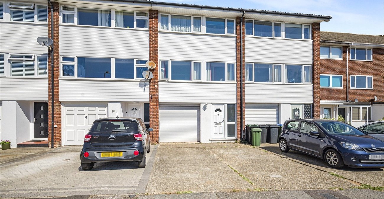 3 bedroom property for sale in Swanley | Robinson Jackson