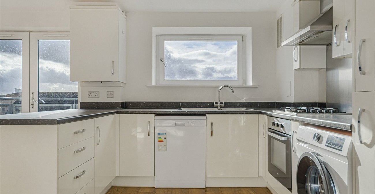 2 bedroom property for sale in Dartford | Robinson Jackson
