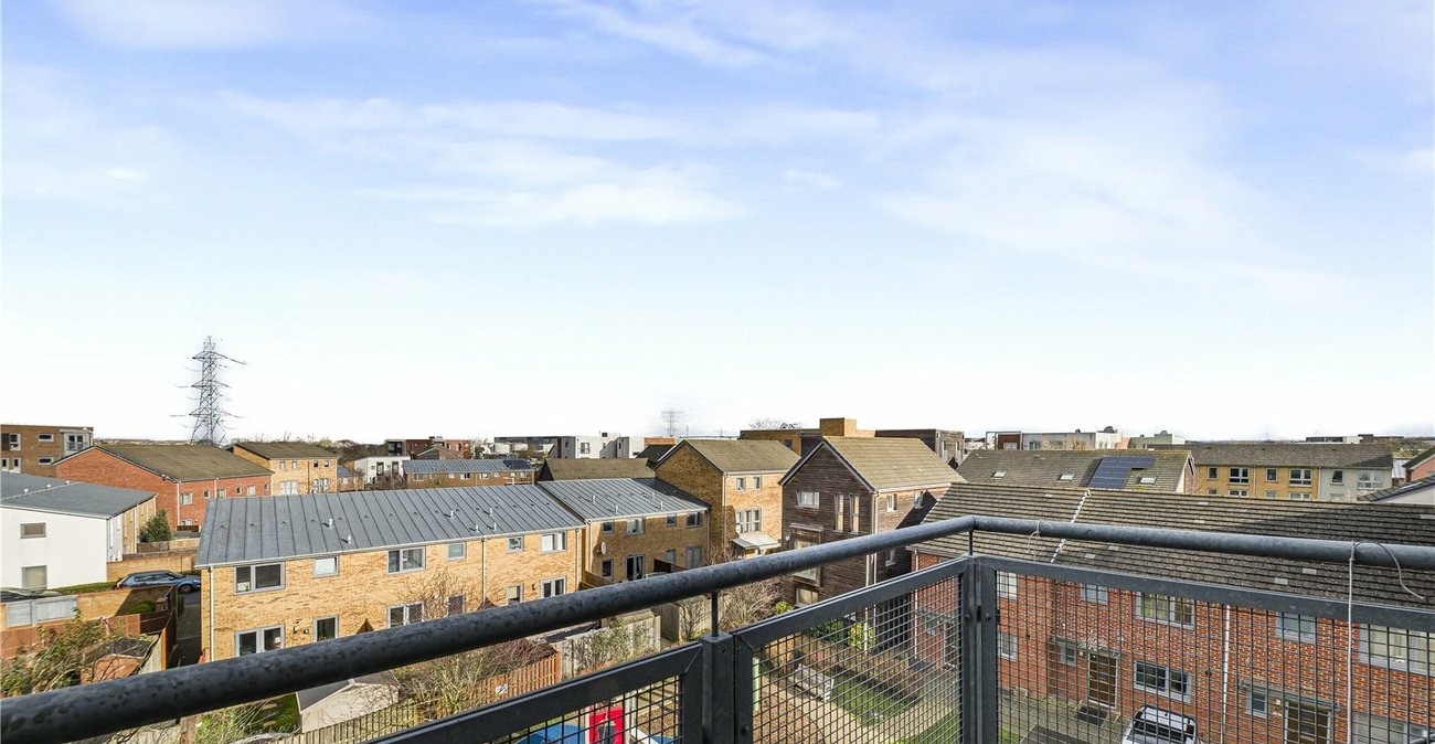 2 bedroom property for sale in Dartford | Robinson Jackson