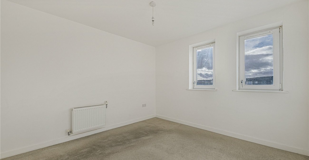 2 bedroom property for sale in Dartford | Robinson Jackson
