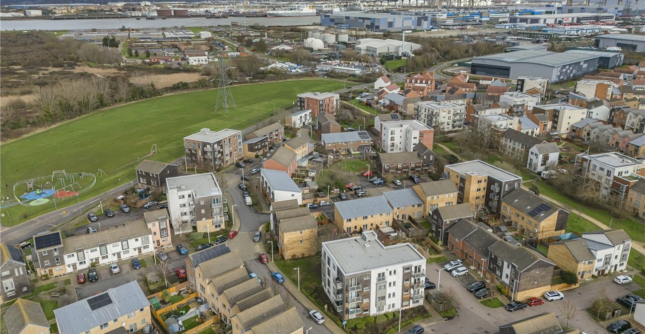 2 bedroom property for sale in Dartford | Robinson Jackson