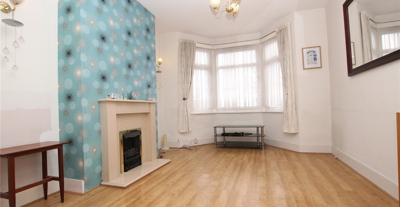3 bedroom house for sale in Plumstead Common | Robinson Jackson