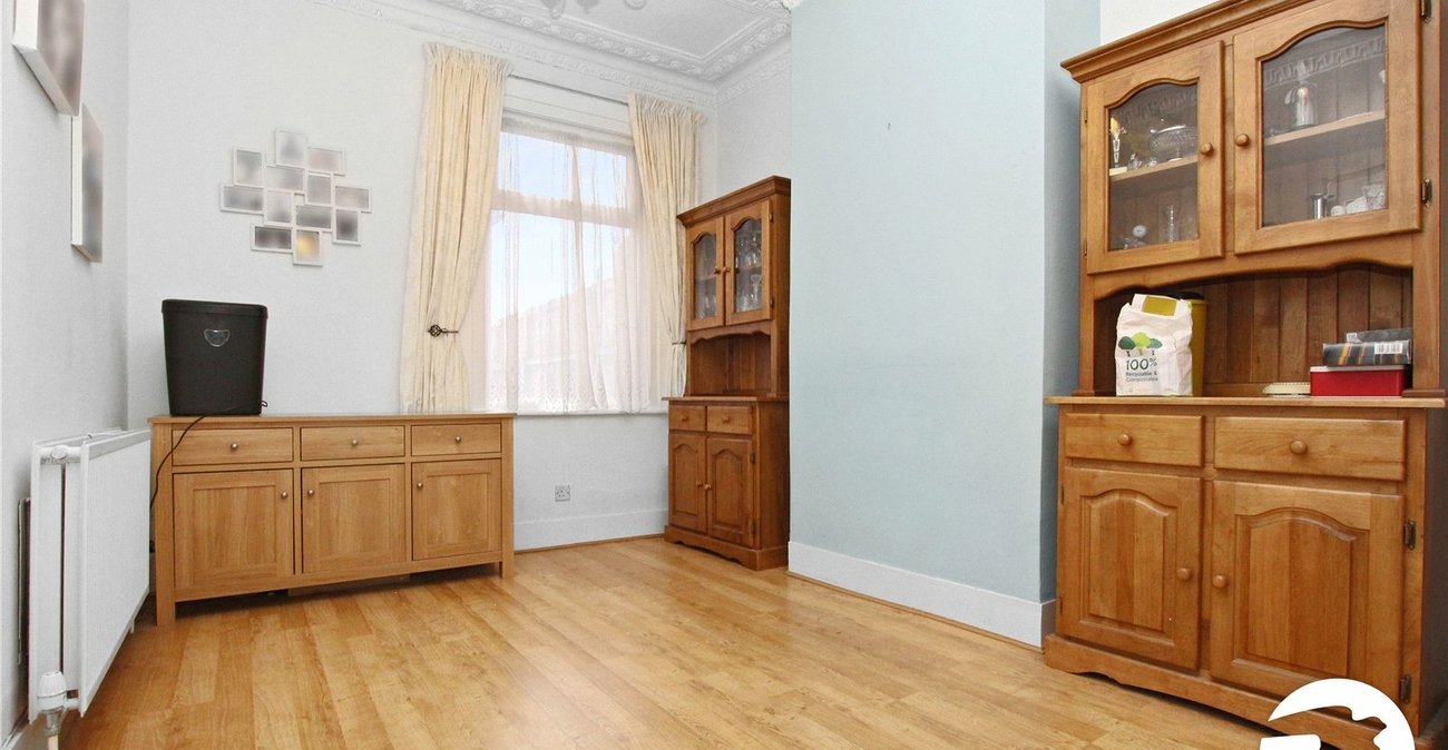 3 bedroom house for sale in Plumstead Common | Robinson Jackson