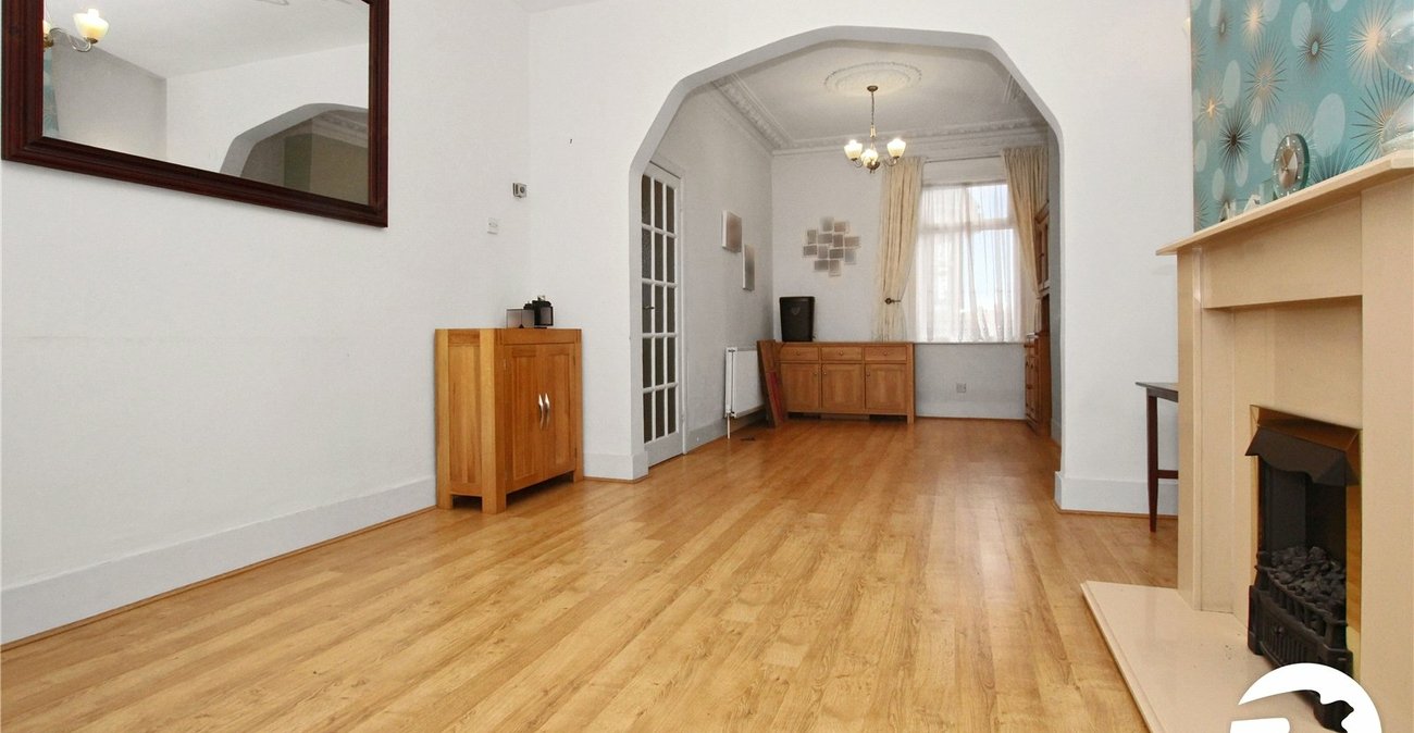 3 bedroom house for sale in Plumstead Common | Robinson Jackson