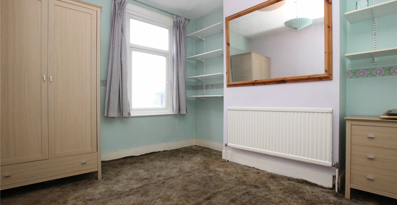 3 bedroom house for sale in Plumstead Common | Robinson Jackson