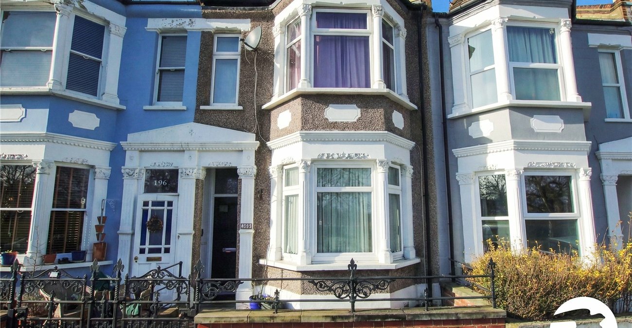 3 bedroom house for sale in Plumstead Common | Robinson Jackson