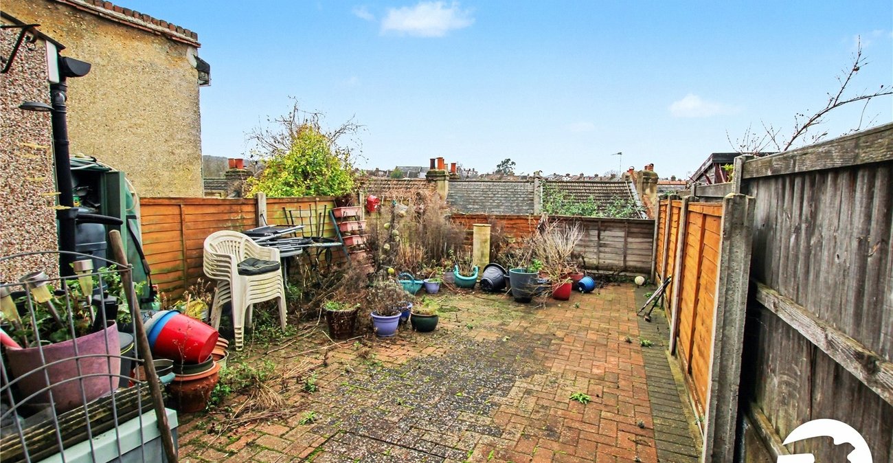 3 bedroom house for sale in Plumstead Common | Robinson Jackson