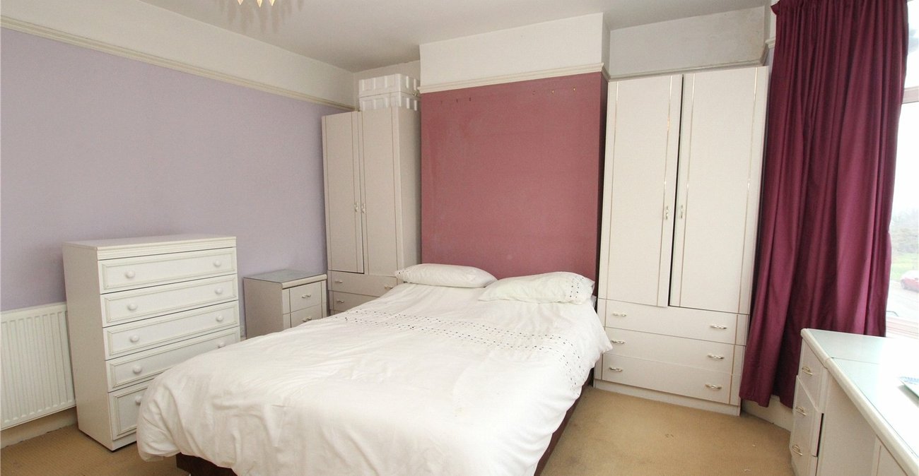 3 bedroom house for sale in Plumstead Common | Robinson Jackson