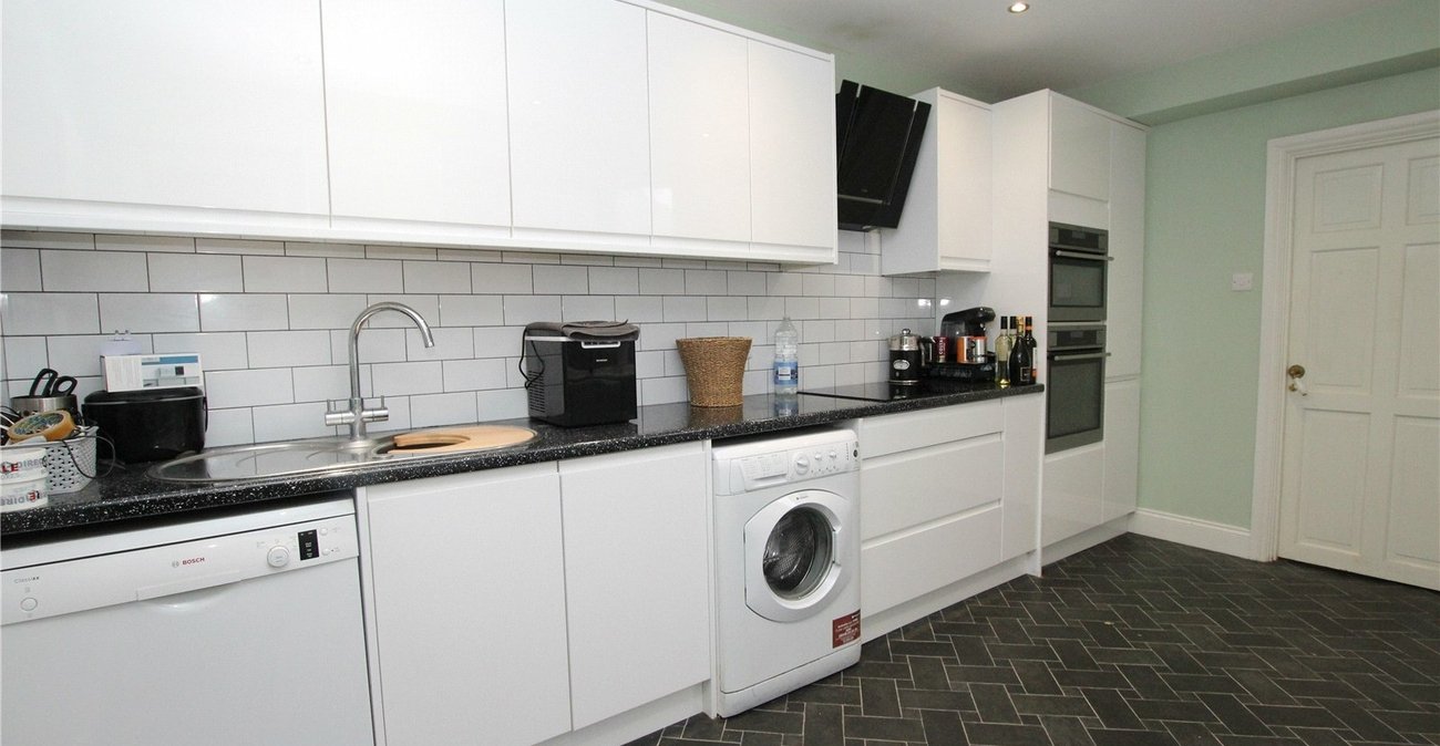 3 bedroom house for sale in Plumstead Common | Robinson Jackson