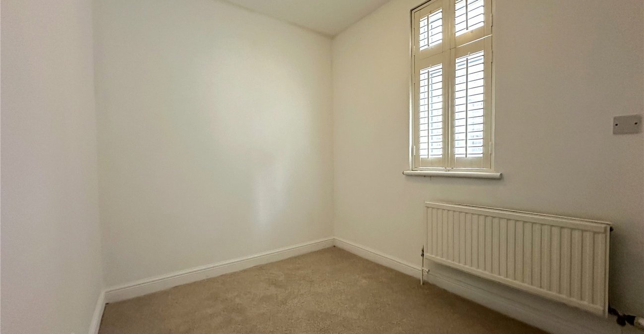 2 bedroom property for sale in London | Robinson Jackson