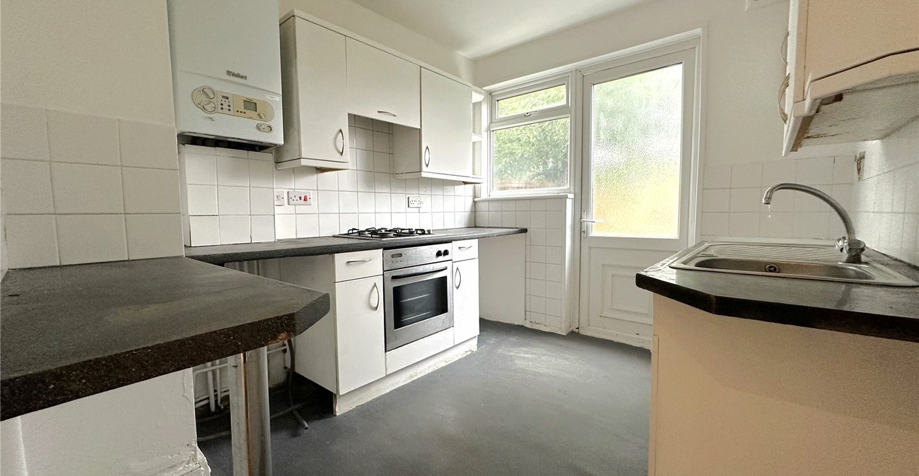 2 bedroom property for sale in London | Robinson Jackson