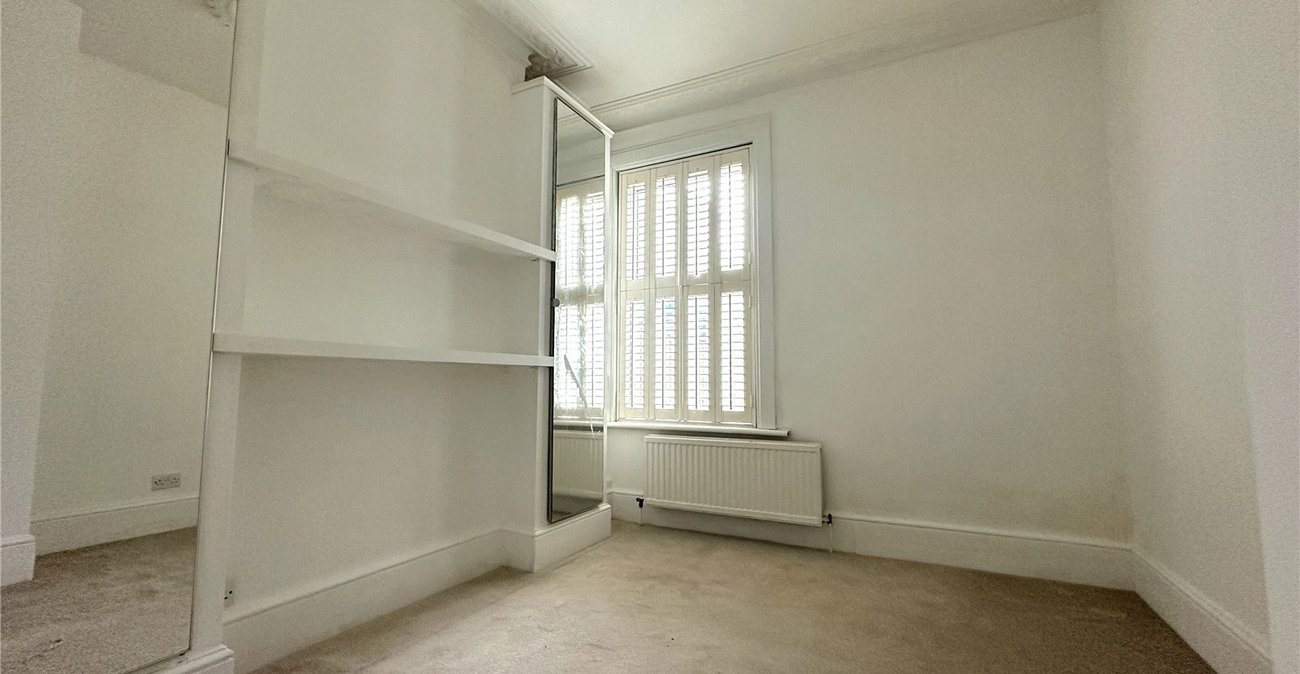 2 bedroom property for sale in London | Robinson Jackson