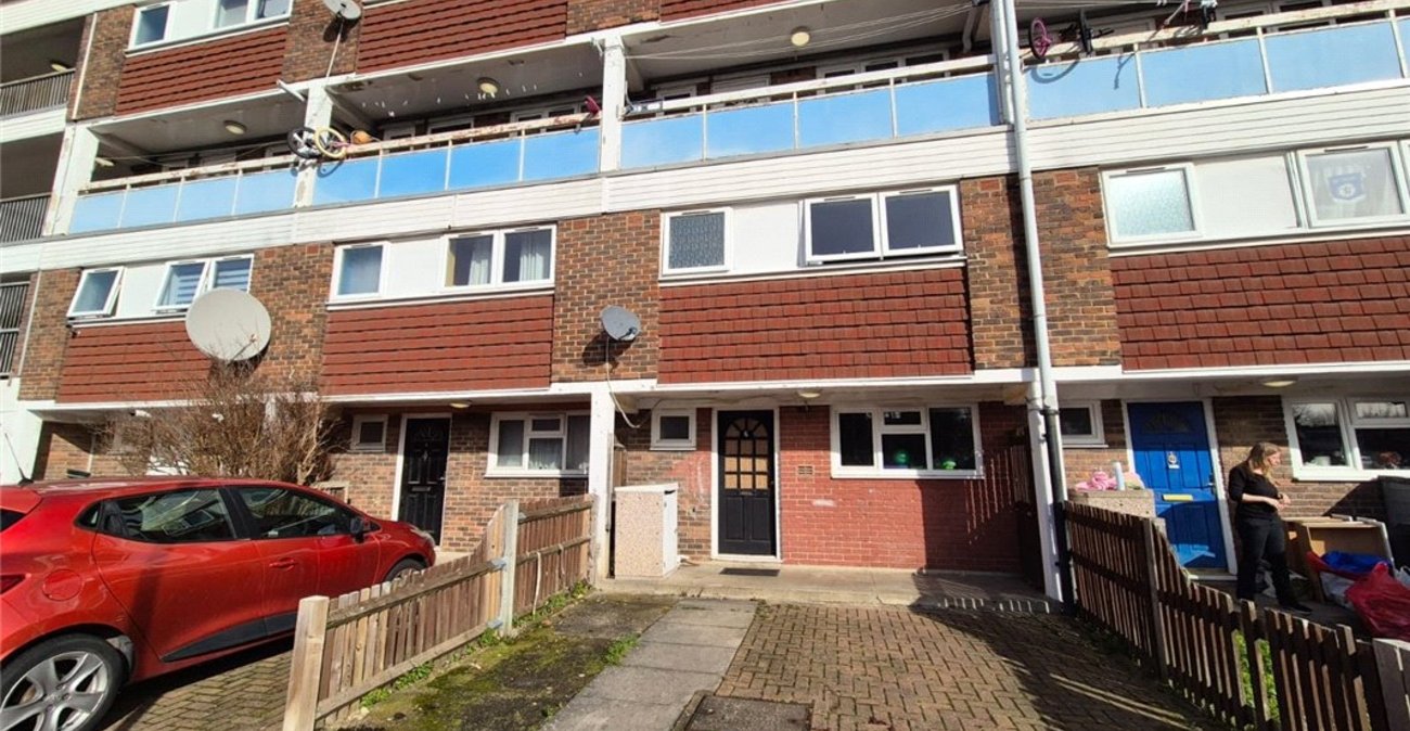 3 bedroom property for sale in St Mary Cray | Robinson Jackson