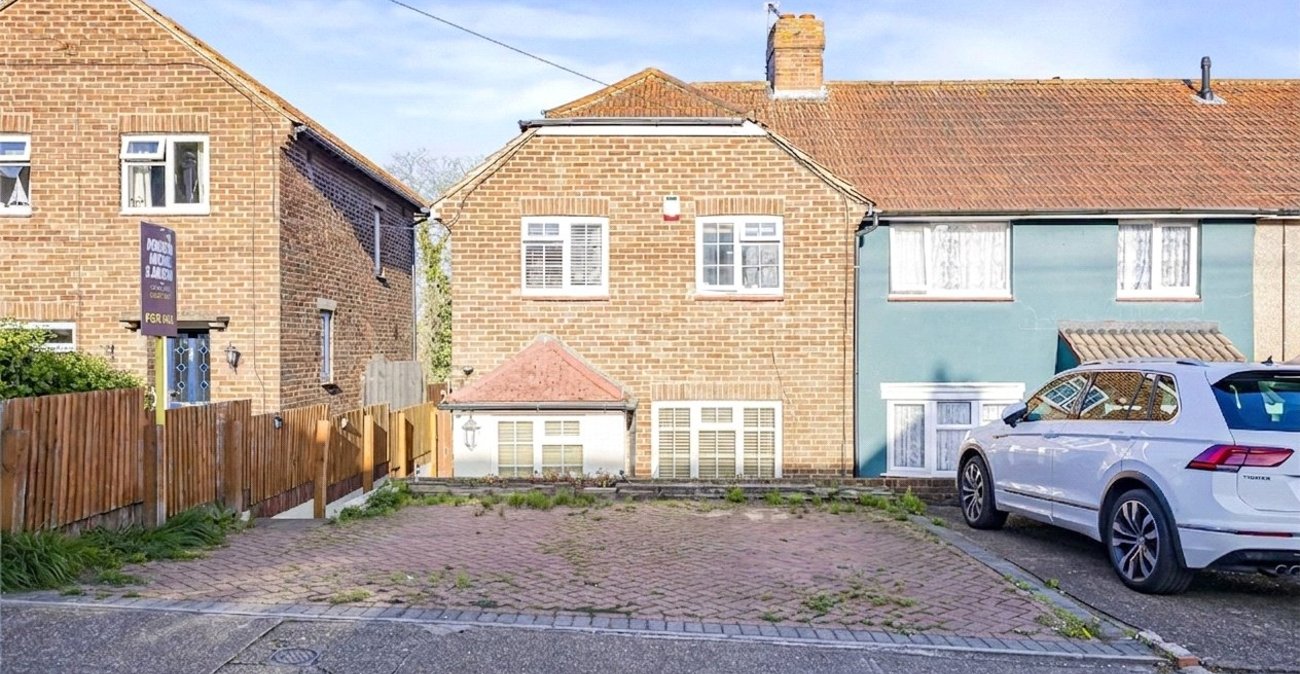 4 bedroom house for sale in Rochester | Robinson Michael & Jackson