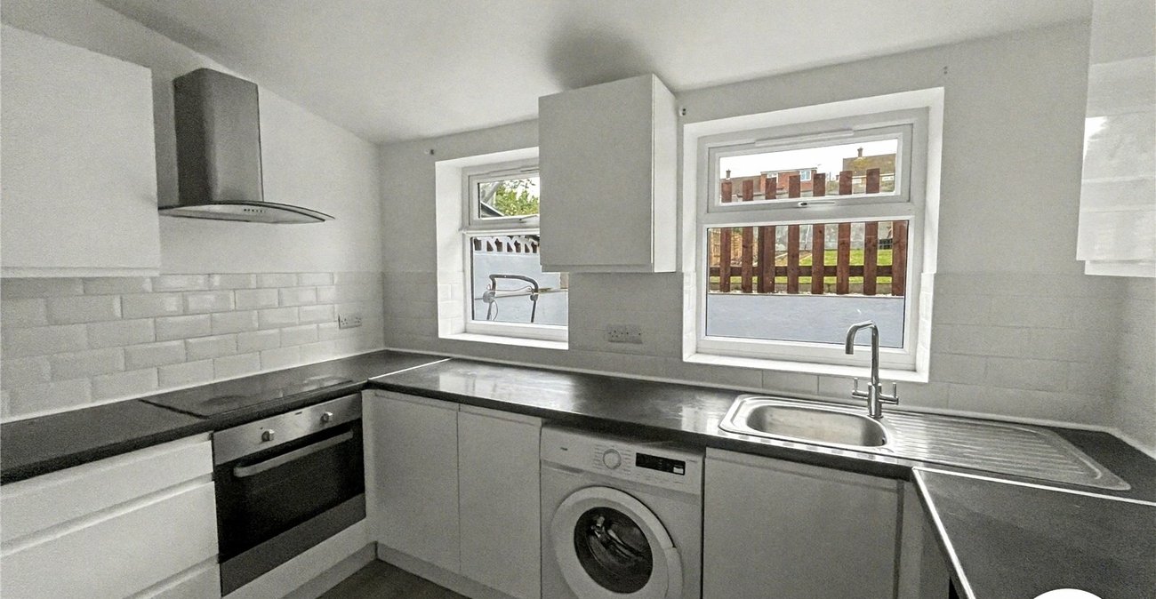 3 bedroom house for sale in Strood | Robinson Michael & Jackson