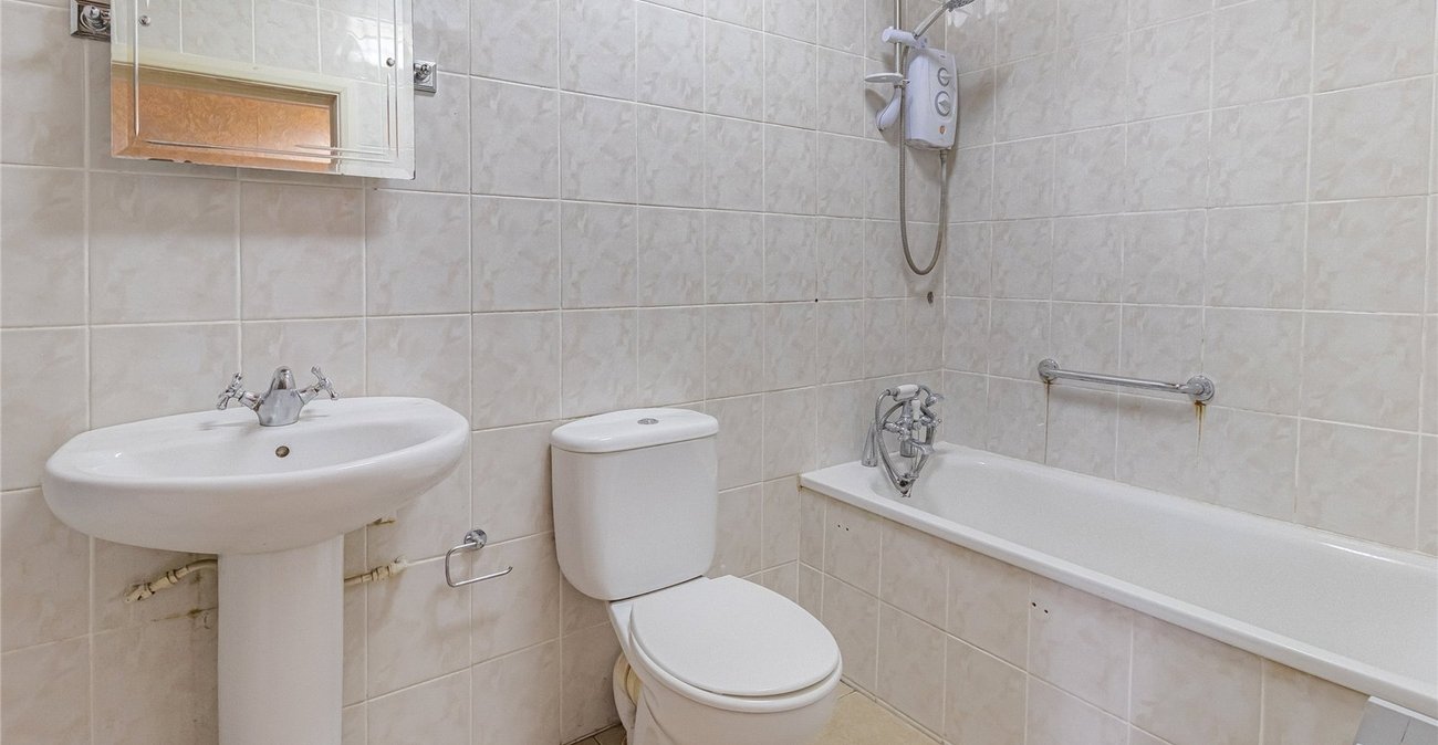 4 bedroom house for sale in Welling | Robinson Jackson