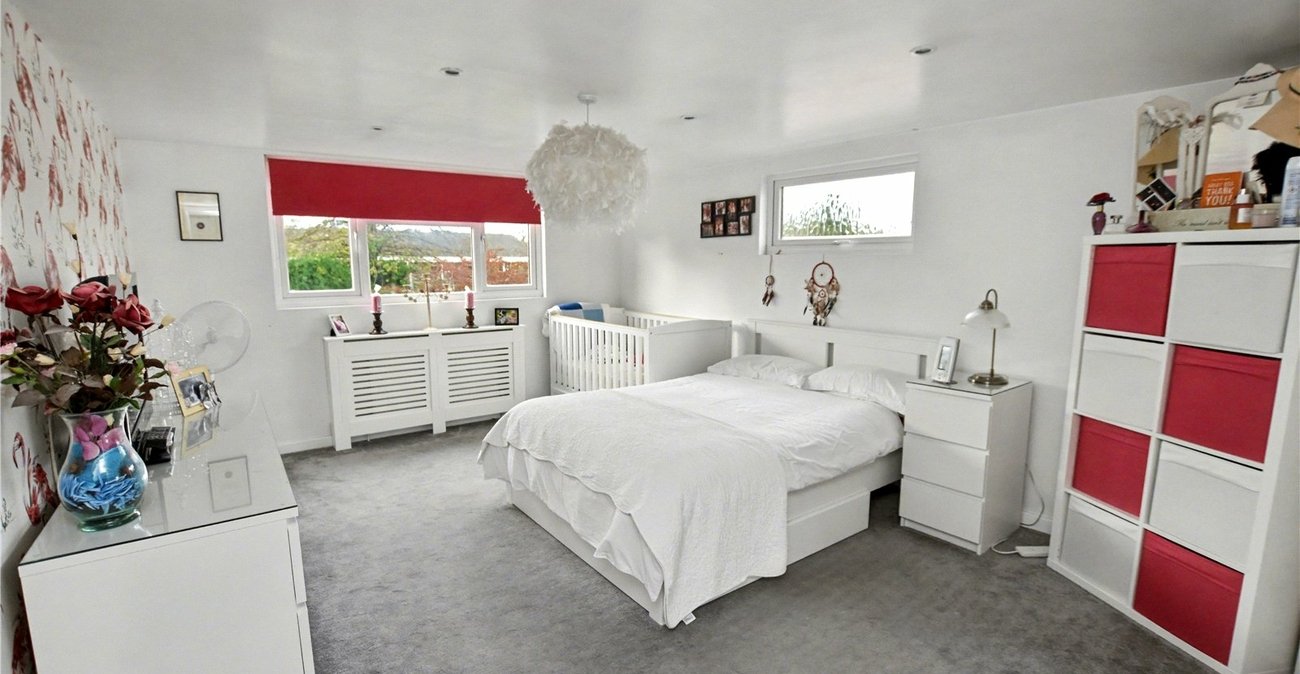 5 bedroom bungalow for sale in Bexleyheath | Robinson Jackson