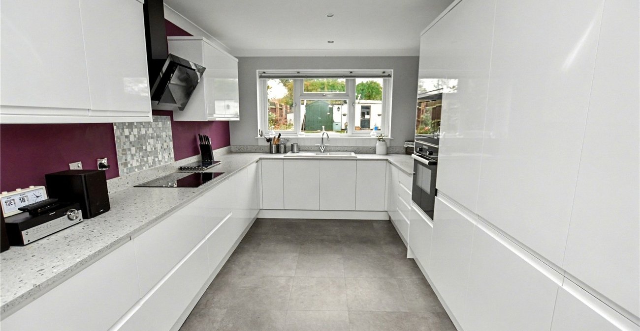 5 bedroom bungalow for sale in Bexleyheath | Robinson Jackson