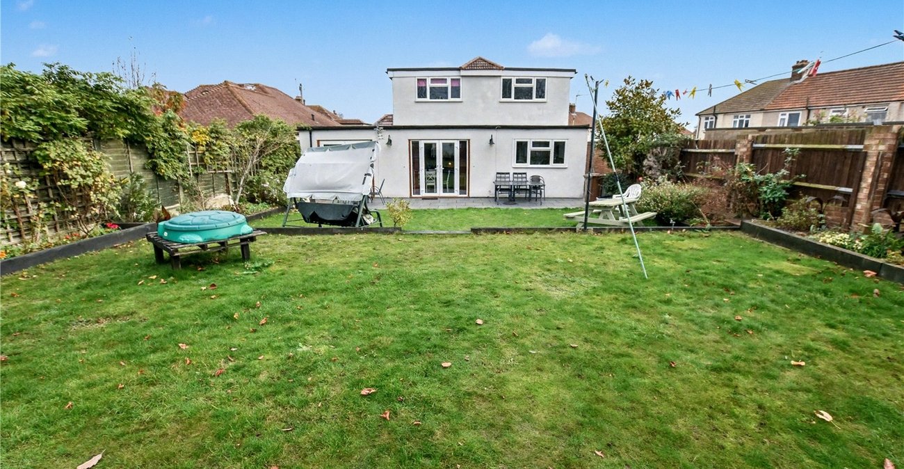 5 bedroom bungalow for sale in Bexleyheath | Robinson Jackson