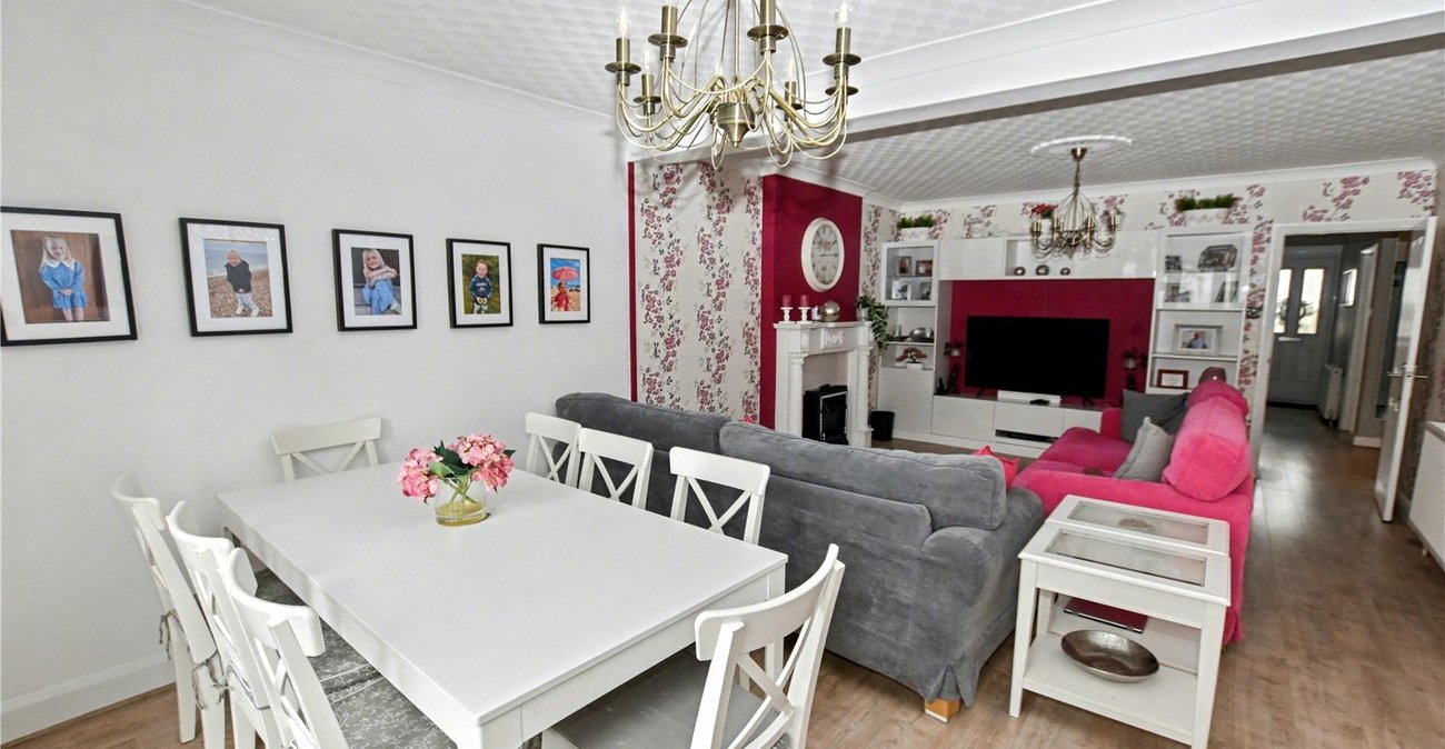 5 bedroom bungalow for sale in Bexleyheath | Robinson Jackson