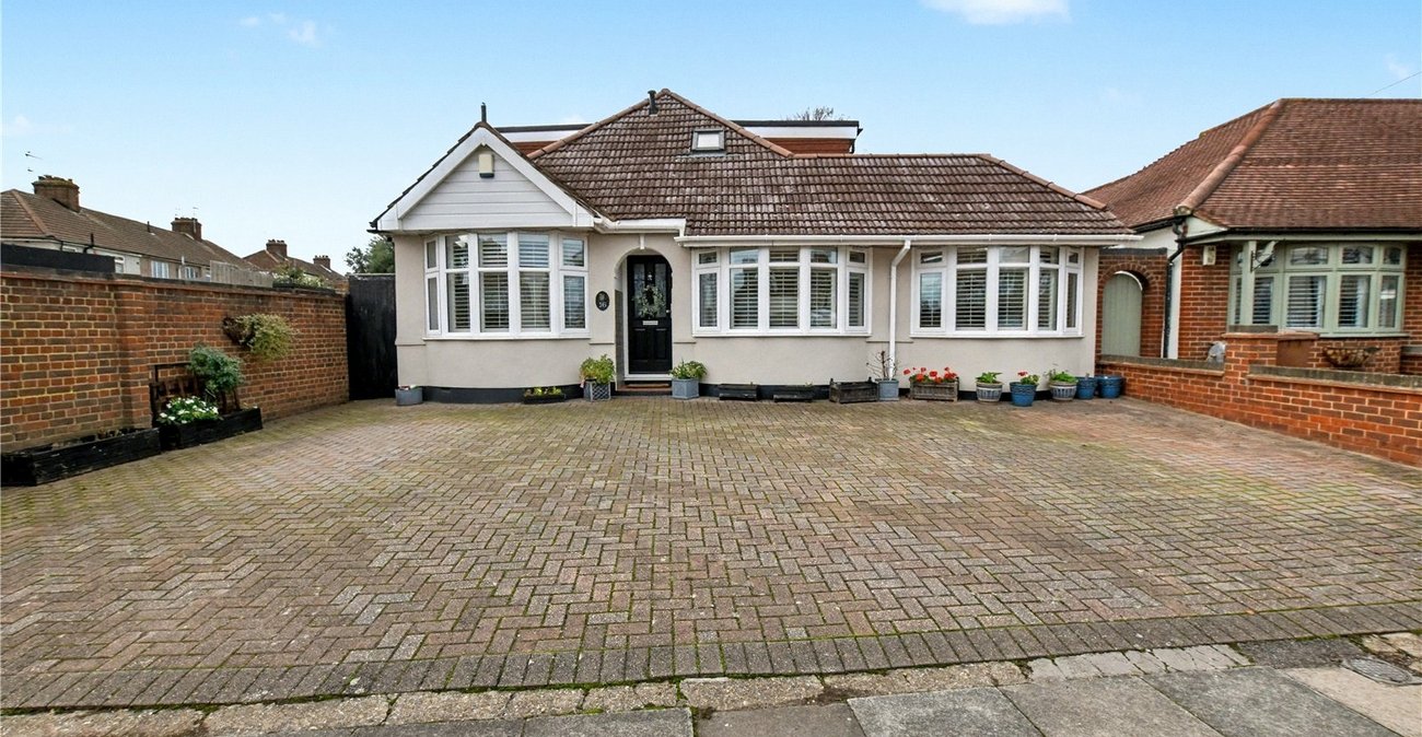 5 bedroom bungalow for sale in Bexleyheath | Robinson Jackson