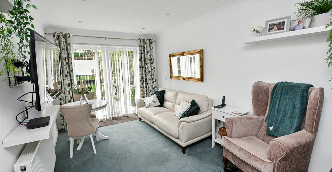 5 bedroom bungalow for sale in Bexleyheath | Robinson Jackson