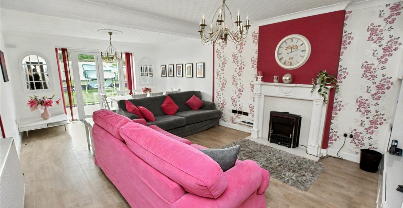 5 bedroom bungalow for sale in Bexleyheath | Robinson Jackson