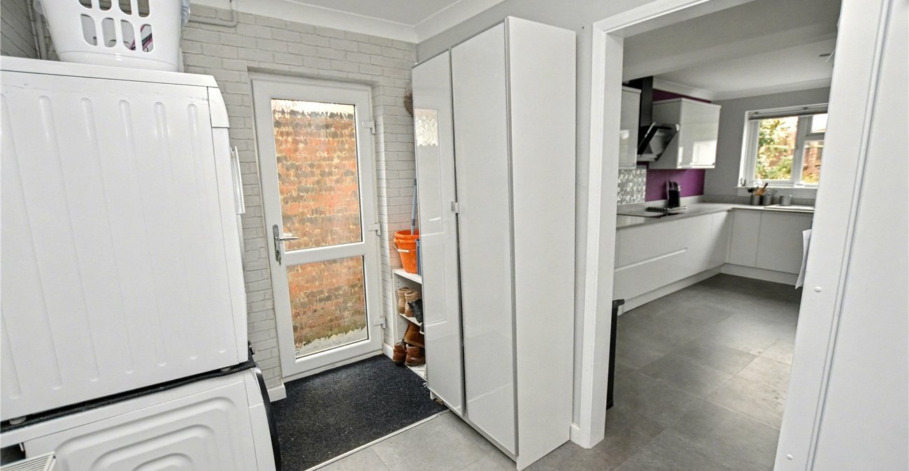 5 bedroom bungalow for sale in Bexleyheath | Robinson Jackson