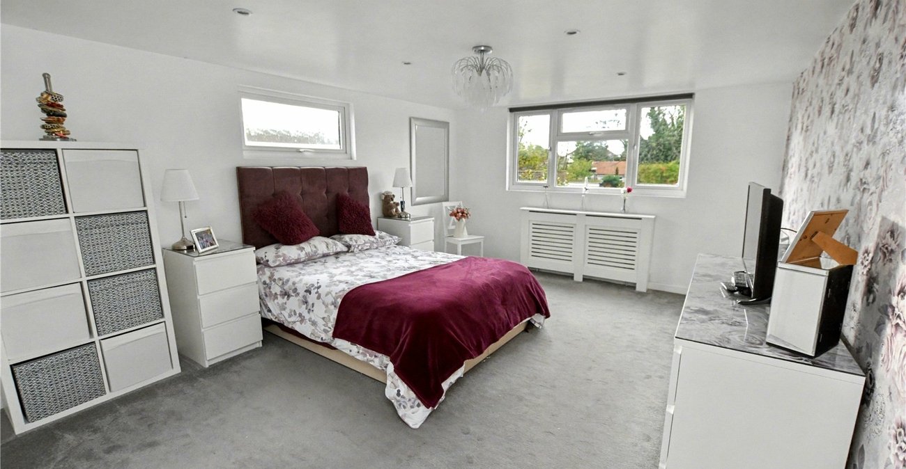 5 bedroom bungalow for sale in Bexleyheath | Robinson Jackson