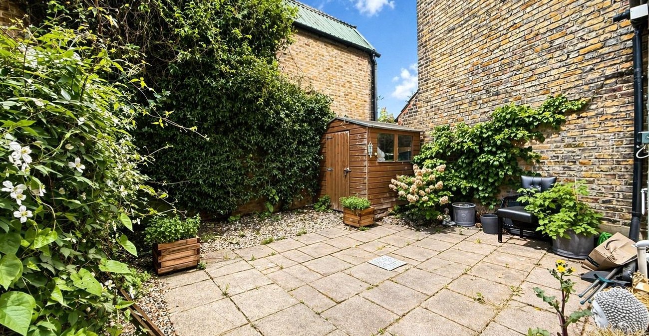3 bedroom house for sale in Lewisham | Robinson Jackson