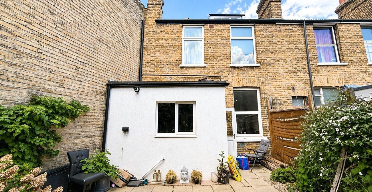 3 bedroom house for sale in Lewisham | Robinson Jackson