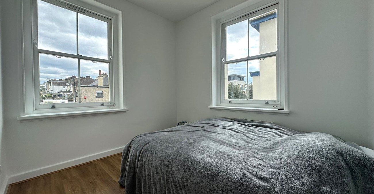2 bedroom property for sale in Northfleet | Robinson Michael & Jackson