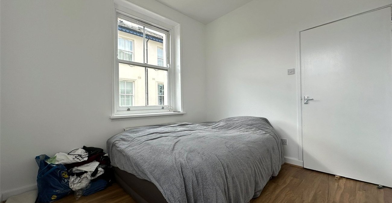 2 bedroom property for sale in Northfleet | Robinson Michael & Jackson