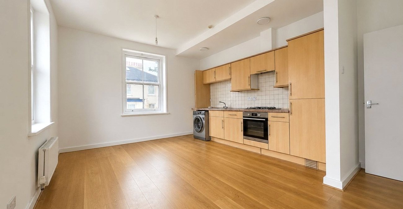 2 bedroom property for sale in Northfleet | Robinson Michael & Jackson