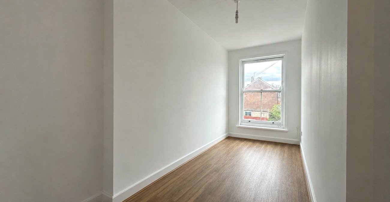 2 bedroom property for sale in Northfleet | Robinson Michael & Jackson