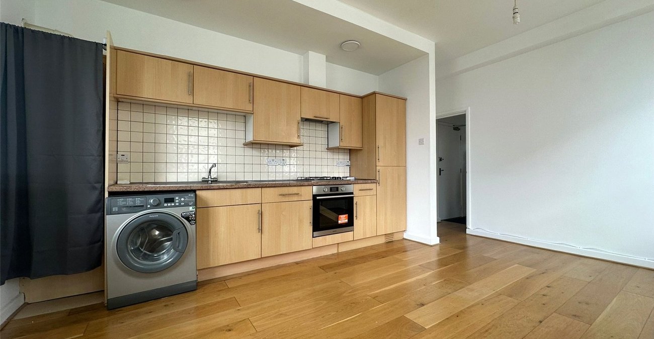 2 bedroom property for sale in Northfleet | Robinson Michael & Jackson