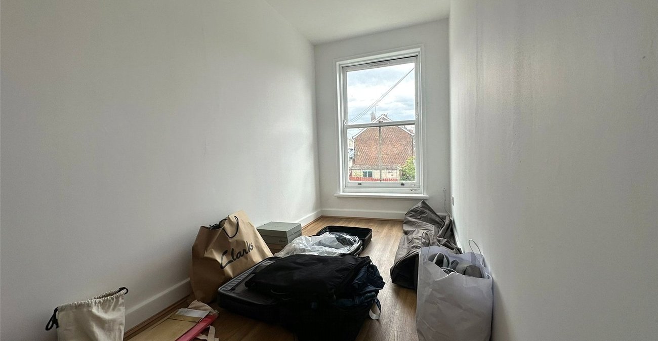 2 bedroom property for sale in Northfleet | Robinson Michael & Jackson
