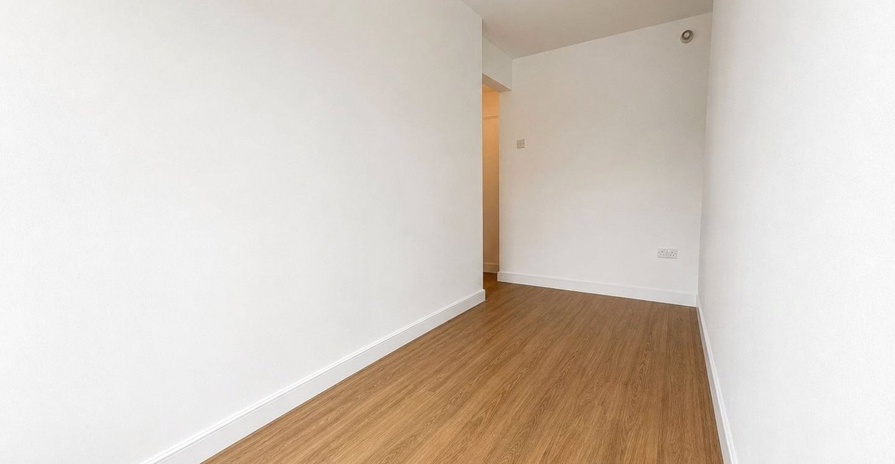 2 bedroom property for sale in Northfleet | Robinson Michael & Jackson