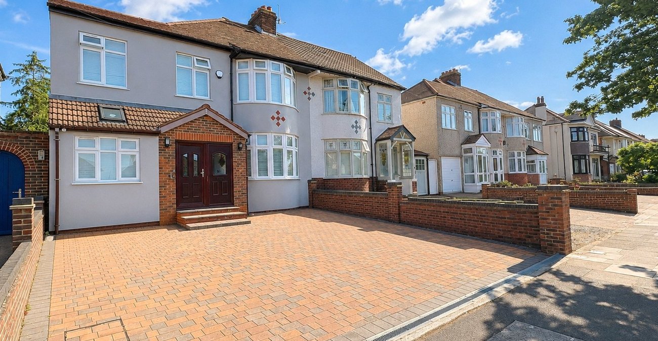 5 bedroom house for sale in Bexleyheath | Robinson Jackson