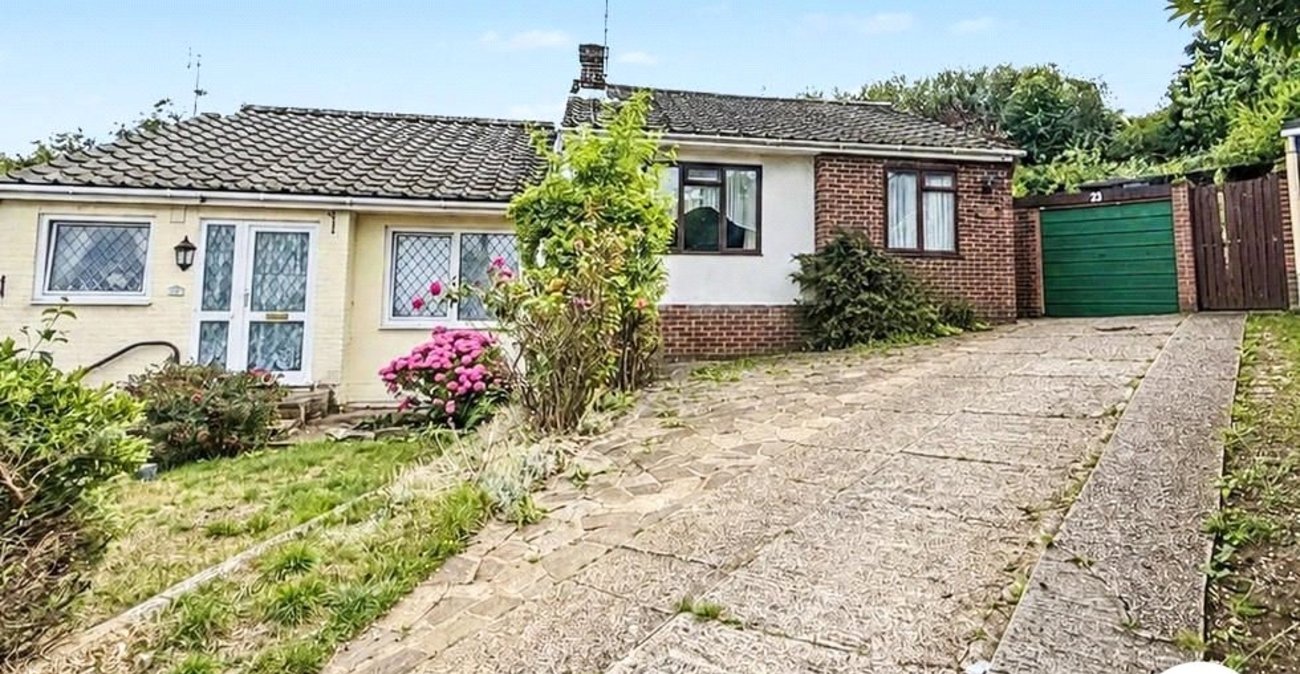 2 bedroom bungalow for sale in Chatham | Robinson Michael & Jackson