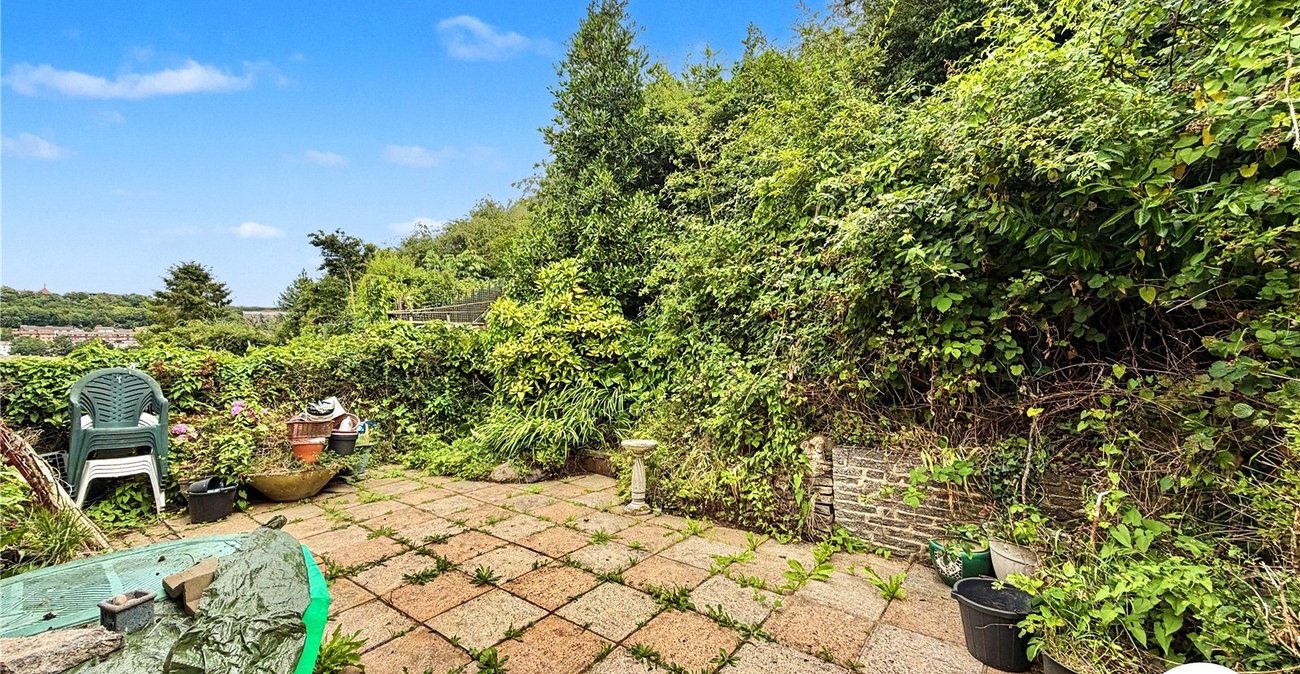 2 bedroom bungalow for sale in Chatham | Robinson Michael & Jackson